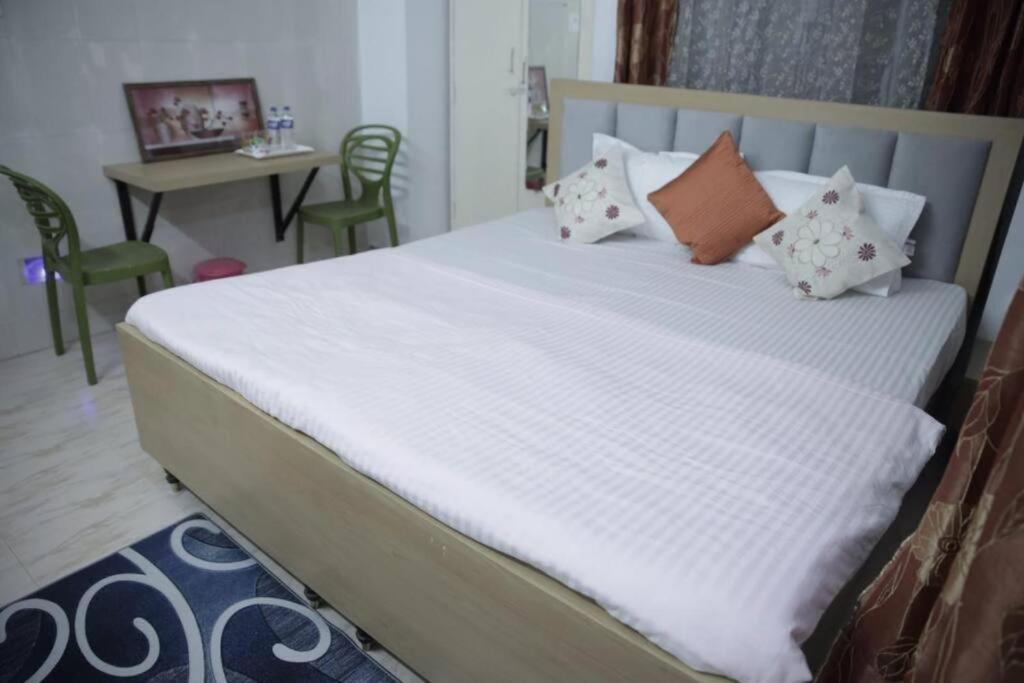 Ap Suite - By Ap Villa'S And Resort'S Ujjain Buitenkant foto