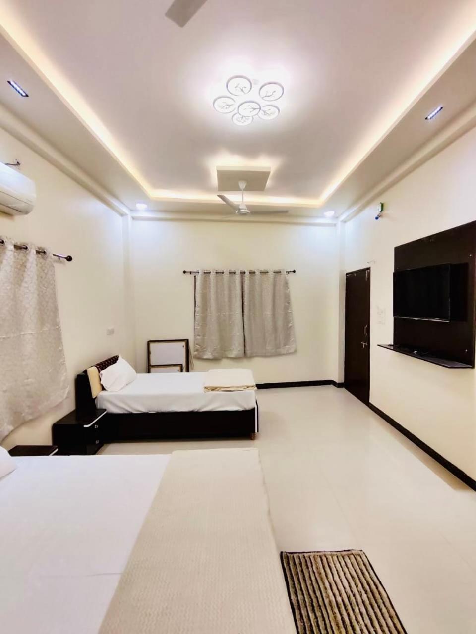 Ap Suite - By Ap Villa'S And Resort'S Ujjain Buitenkant foto
