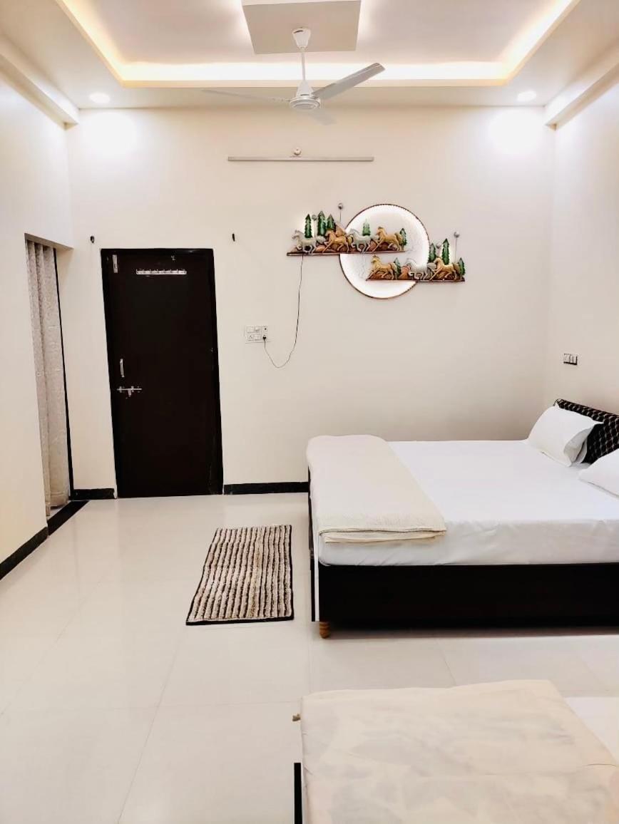 Ap Suite - By Ap Villa'S And Resort'S Ujjain Buitenkant foto